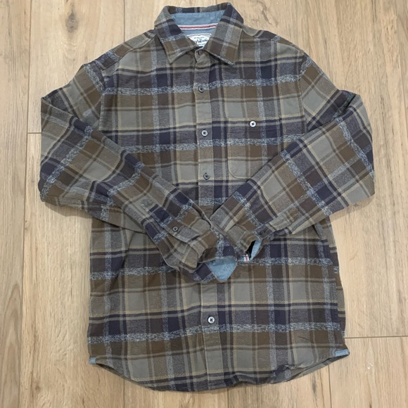 Men’s small Flag and Anthem flannel. - Picture 2 of 5
